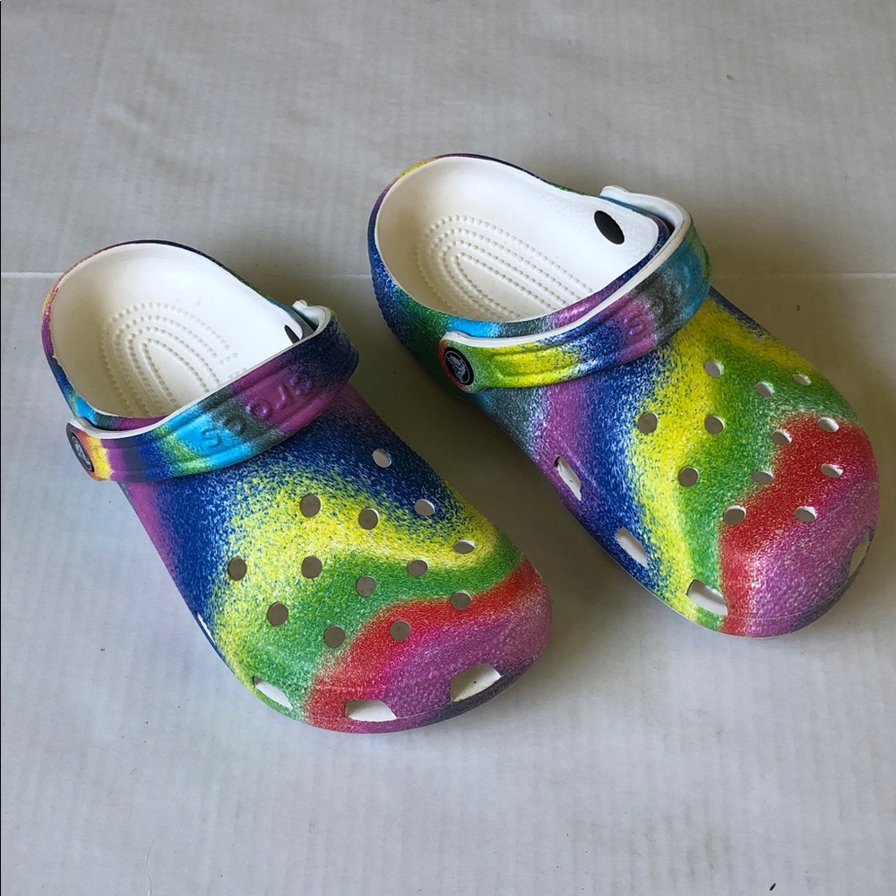 CROCS Classic Spray Tie Dye Youth Clogs Size  J4 Colorful